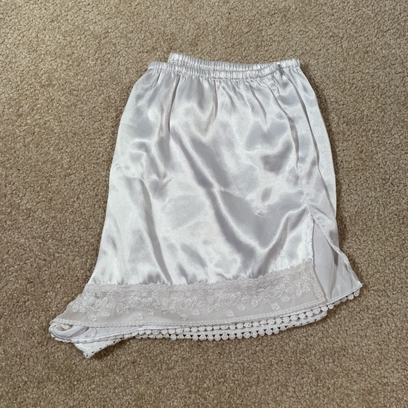 Silky Lace Pajama Shorts - Picture 3 of 5